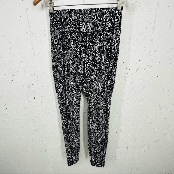 Lululemon Size 4 Wunder Under High-Rise Tight 28" Full-On Luxtreme Floral Spritz - Picture 3 of 13
